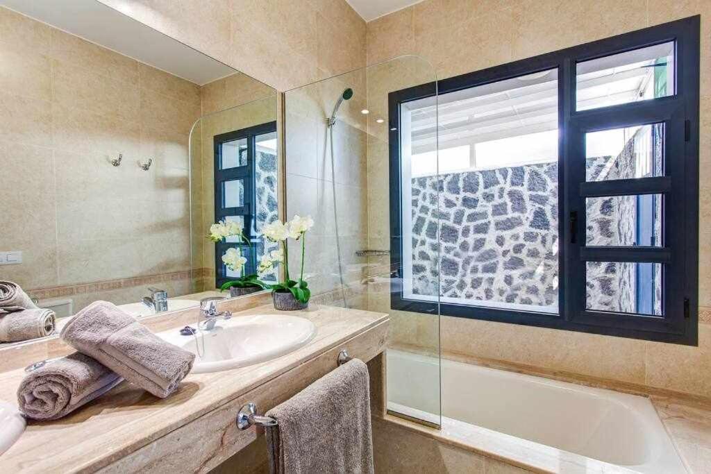 Homu Bianca Fantastica Villa Con Piscina Privad Playa Blanca  Exterior foto